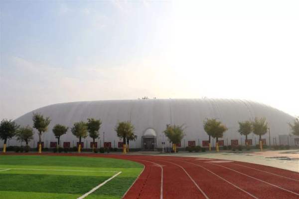 充气膜建筑抵御狂风暴雪，为您的安全保驾护航